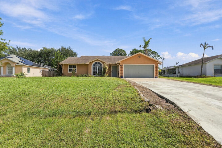 Property Photo: 4193 SW Muncie Street FL 34953
