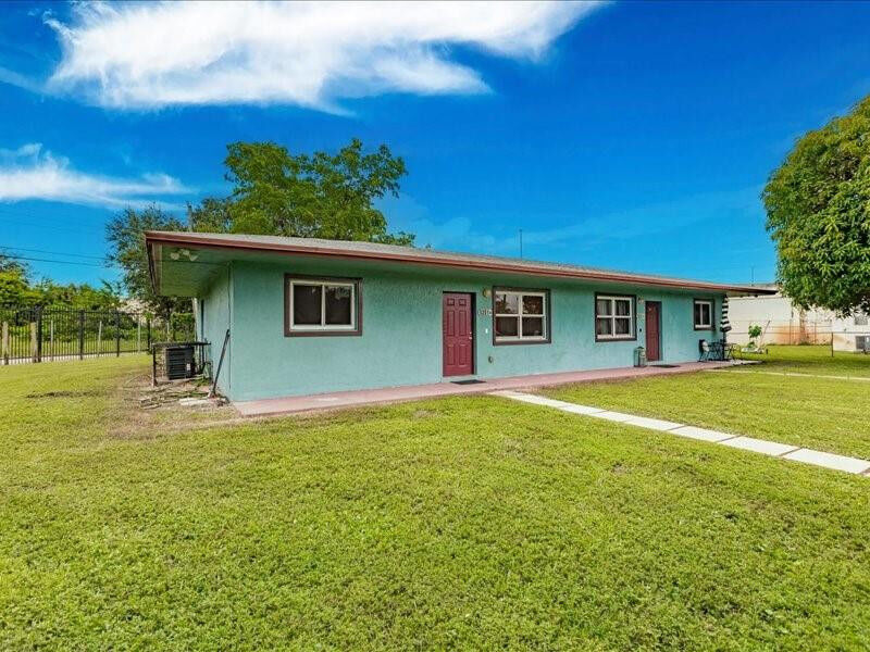 Property Photo:  5201 NW 17th Court B  FL 33313 