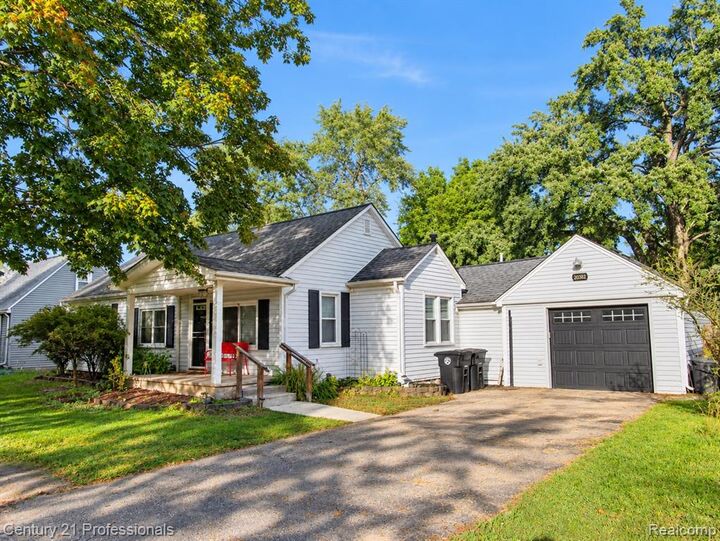 Property Photo:  20382 Beatrice Street  MI 48152 