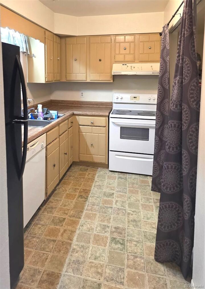 Property Photo:  49 Douglas Lane 53  CO 81001 