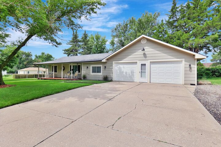 Property Photo: 1703 N Cron St KS 67010