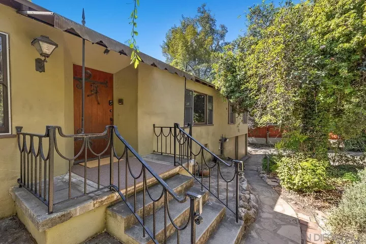 Property Photo:  9131 Madison Ave  CA 91941 