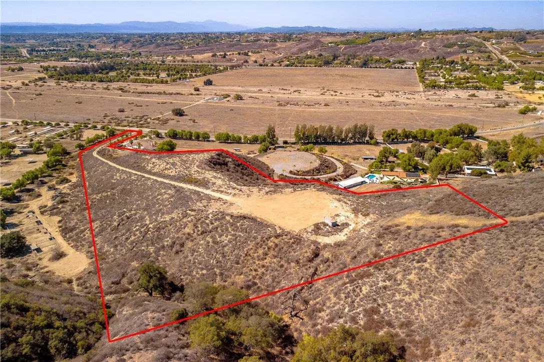 Property Photo:  38038 Pauba  CA 92592 