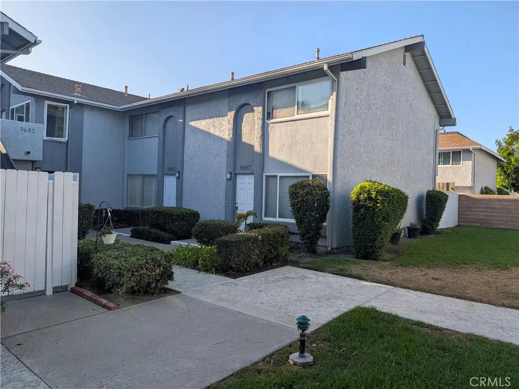 Property Photo:  9685 Pettswood  CA 92646 