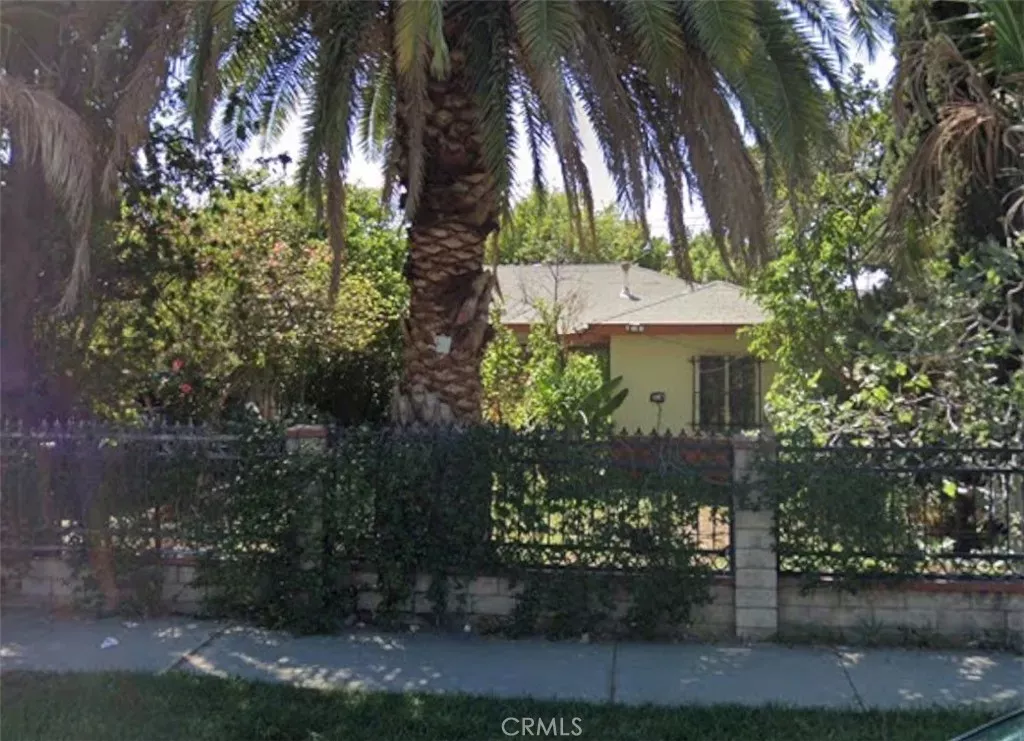 Property Photo: 11465 Amboy Ave. CA 91340