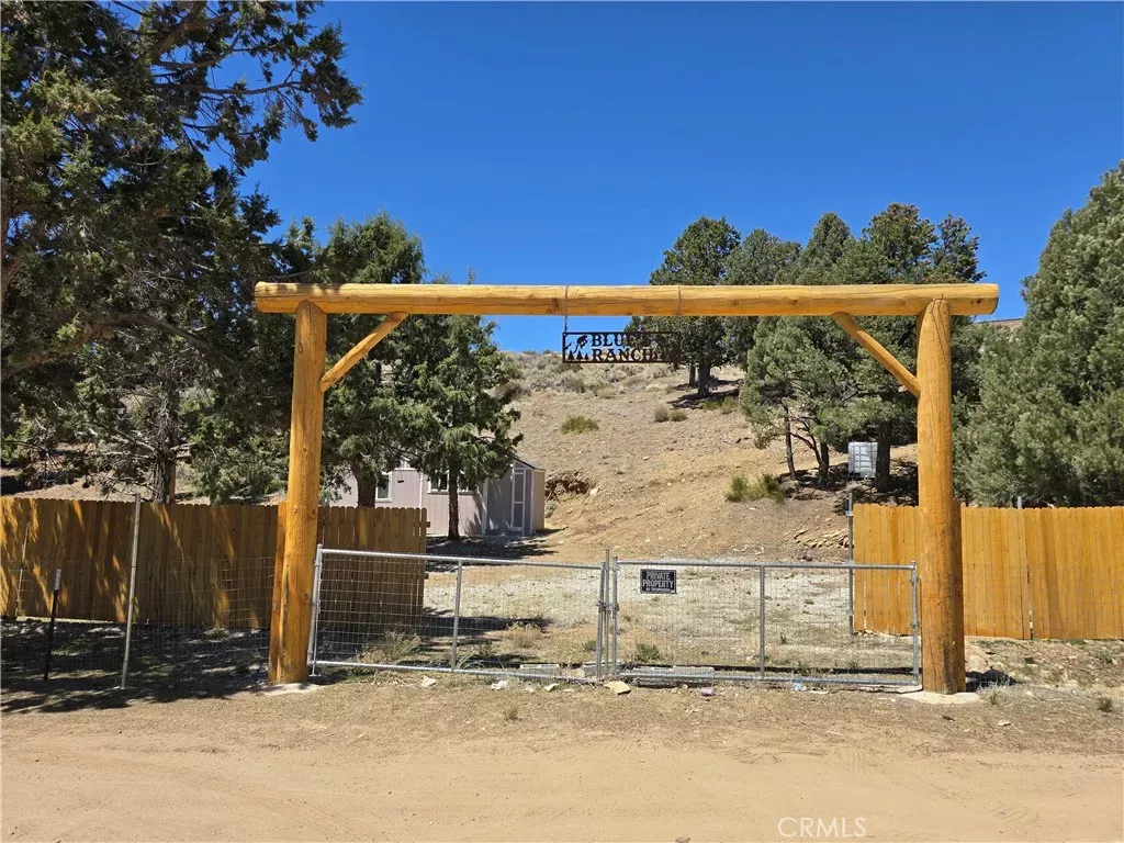 Property Photo: 46247 Serpentine CA 92314