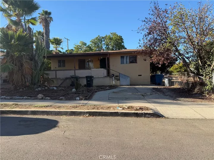 Property Photo:  214 E Peck  CA 92530 