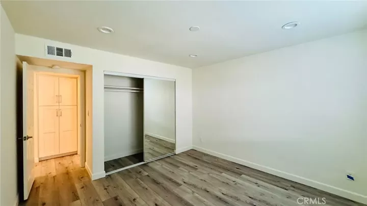 Property Photo:  22762 Avenue San Luis  CA 91364 