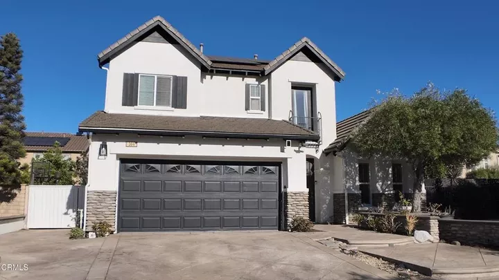 Property Photo:  364 Cottages Court  CA 93012 