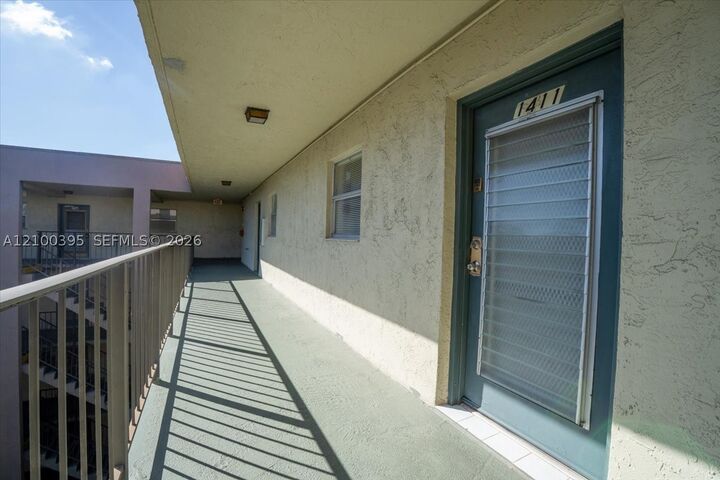 Property Photo:  1800 SW 81st Ave 1411  FL 33068 