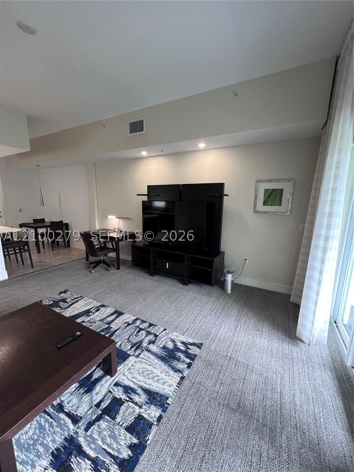 Property Photo: 5300 NW 87th Ave 916 FL 33178