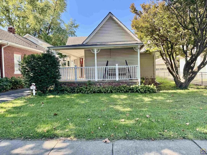 Property Photo:  307 NE Freeman Ave  KS 66616 