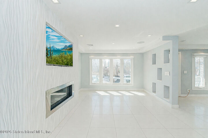 Property Photo: 825 Willowbrook Road NY 10314