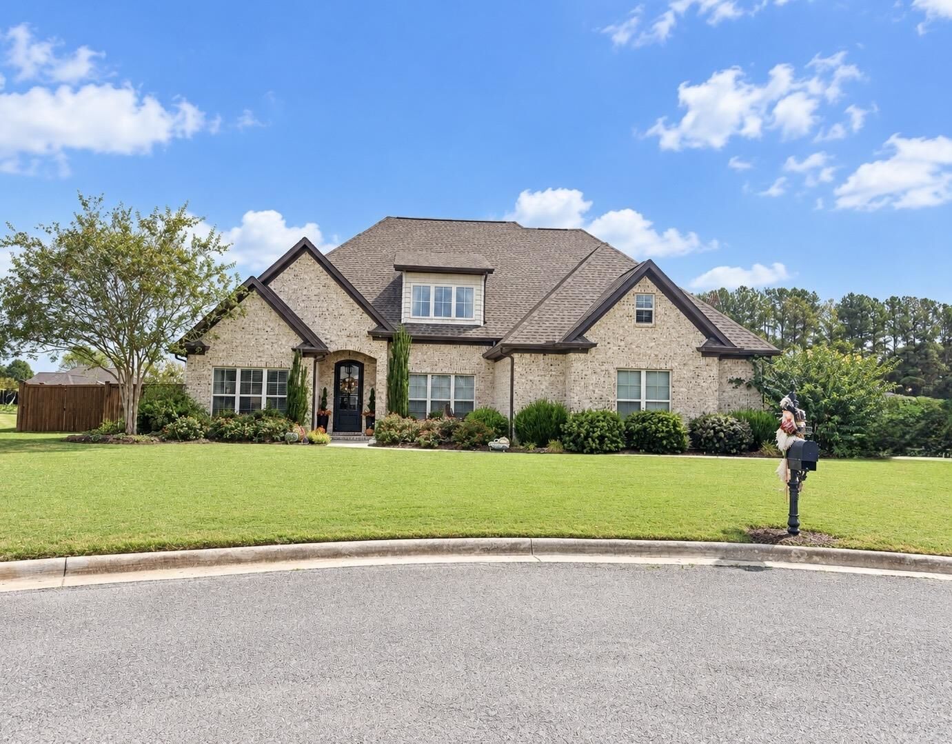 Property Photo: 1123 Lake Spencer Dr AL 35674
