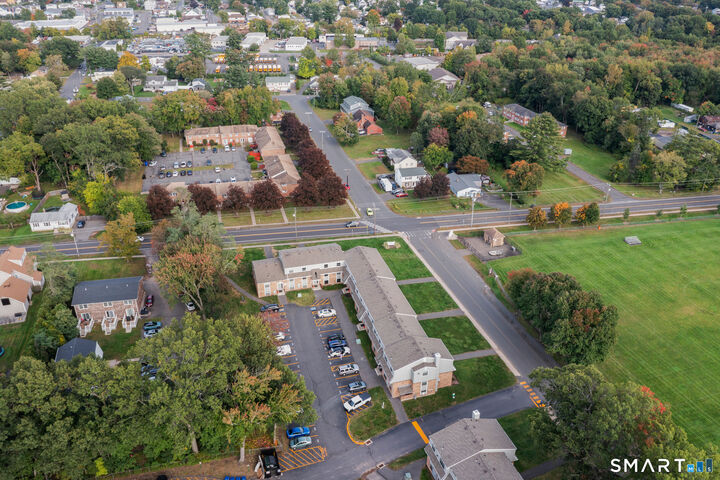 Property Photo:  100 Norton Park Road 3A2  CT 06062 