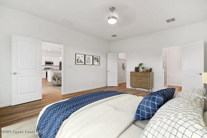 Property Photo:  786 Hernandes Avenue SE  FL 32909 