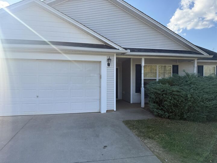 Property Photo:  324 Lockport Way  SC 29301 