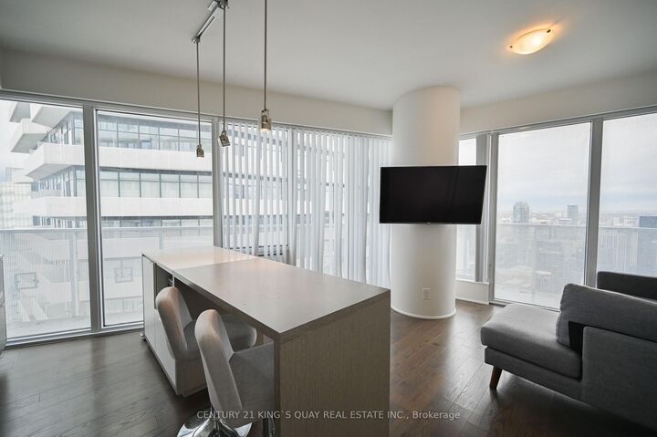 Photo de la propriété: 88 Harbour Street 6802 ON M5J 0C3