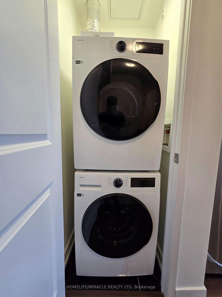 Property Photo:  2825 Jane Street 910  ON M3N 2J5 