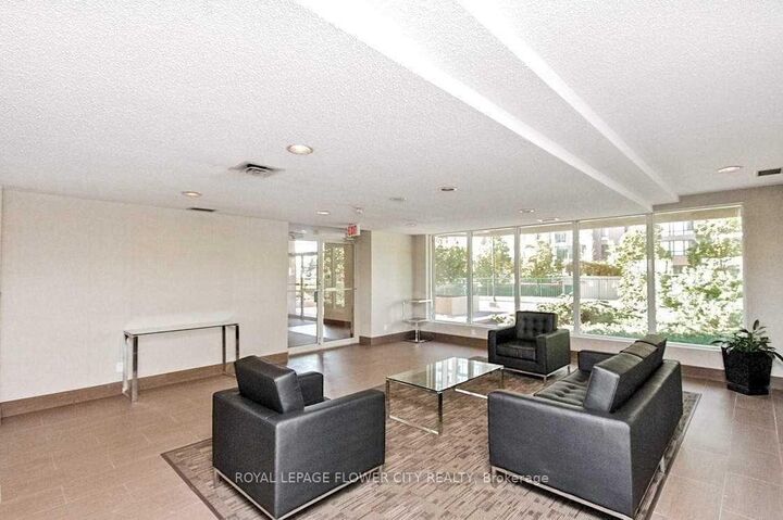 Property Photo: 115 Hillcrest Avenue 1709 ON L5B 3Y9
