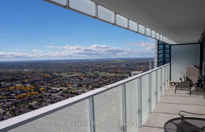 Property Photo:  3900 Confederation Parkway SW 4404  ON L5B 0M3 