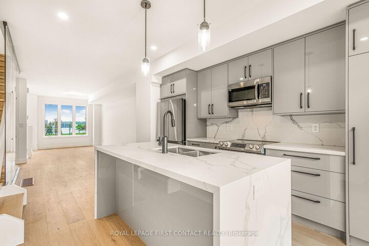 Property Photo:  18 Alderwood Lane  ON L4N 3J2 