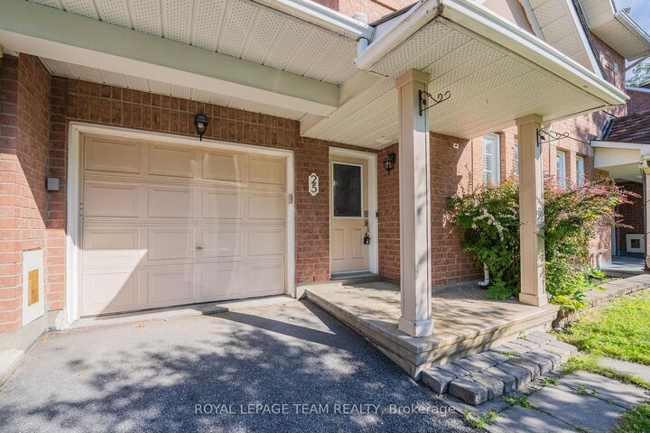 Property Photo:  25 Oldfield Street  ON K2G 6S8 