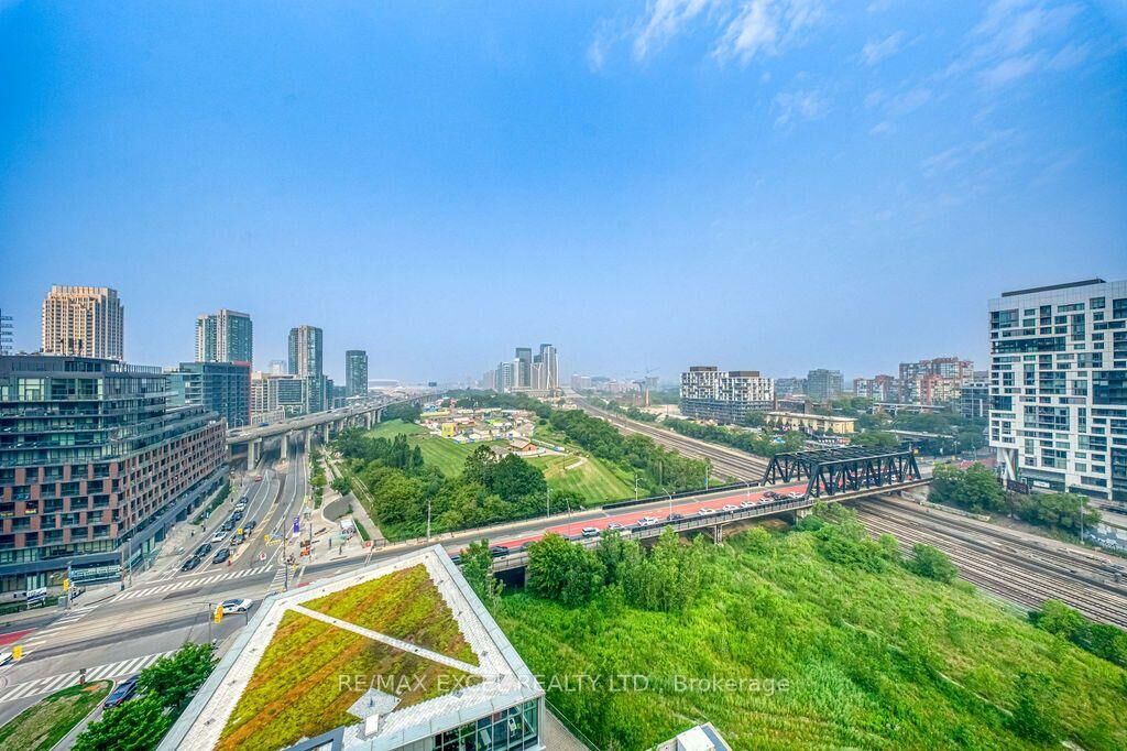 Property Photo:  170 Fort York Boulevard 1301  ON M5V 0E6 