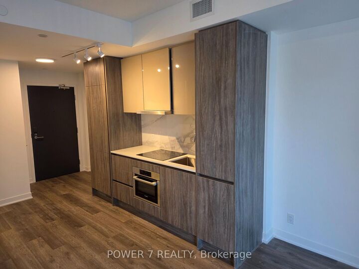 Property Photo: 180 Front Street E 1911 ON M5A 0A9