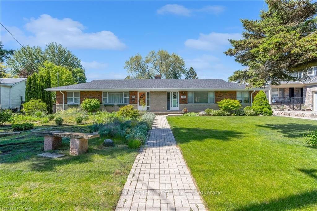 Property Photo:  236 Pine Cove Road  ON L7N 1W2 