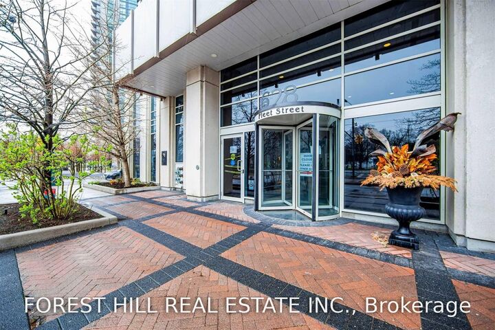 Property Photo:  628 Fleet Street S 812  ON M5V 1A8 