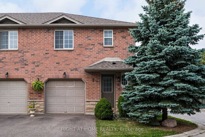 Property Photo:  39 Pinewoods Drive 11  ON L8J 3Z3 