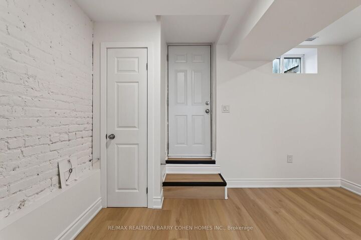Property Photo:  371 Howland Avenue Lower  ON M5R 3C1 