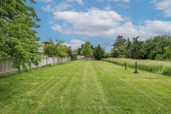 Property Photo:  384 Spruce Street  ON N5W 4N7 