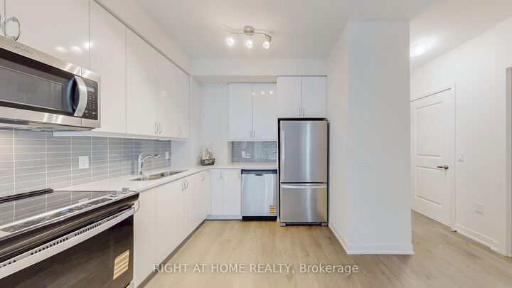 Property Photo:  38 Annie Craig Drive 408  ON M8V 0G9 