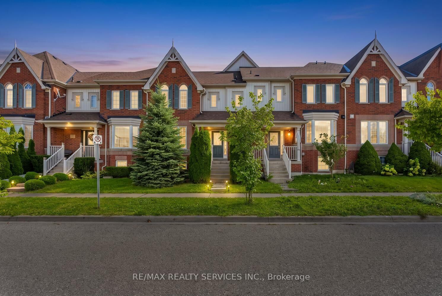 Property Photo:  5 Dollery Gate  ON L1T 0G6 