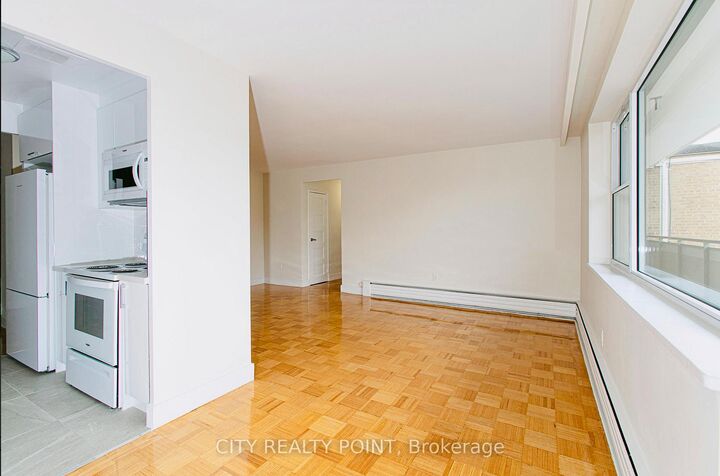 Property Photo:  2 Grandstand Place 604  ON M4H 1E2 