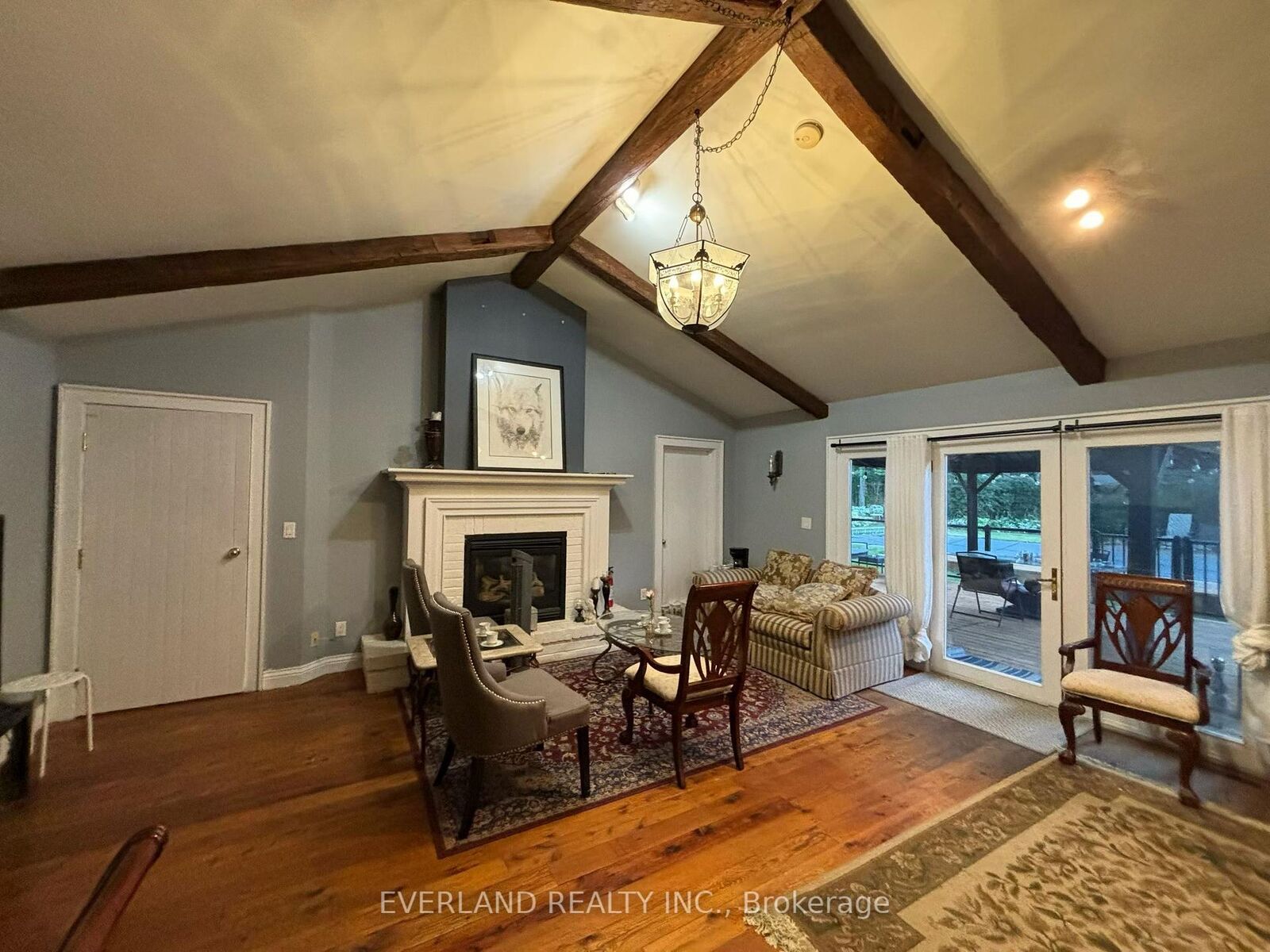 Property Photo: 3369 St Paul Avenue Ensuite Room ON L2J 2M3