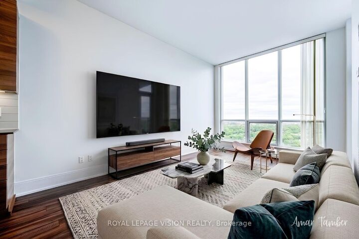 Property Photo:  15 Viking Lane N/A Ph5  ON M9B 0A3 