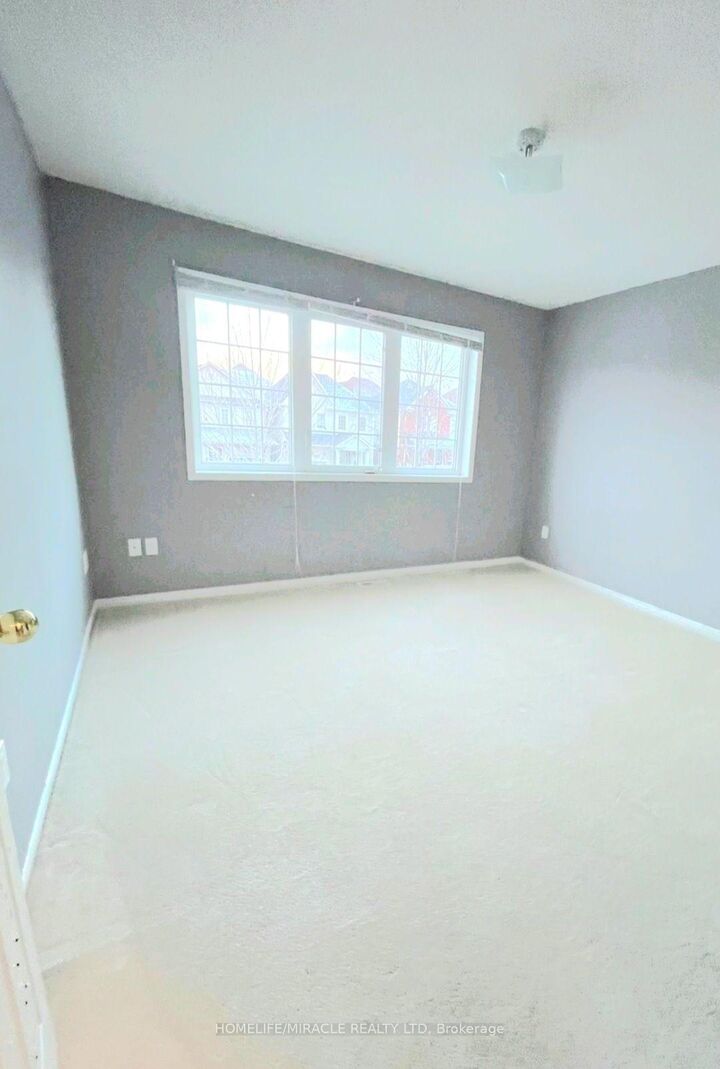 Property Photo:  857 Taggart Crescent  ON L1K 0E6 