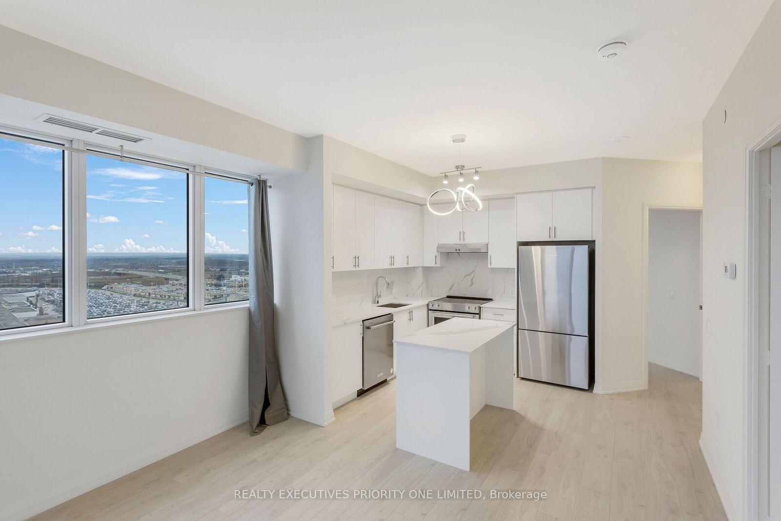 Property Photo:  9000 Jane Street 2018  ON L4K 0M6 