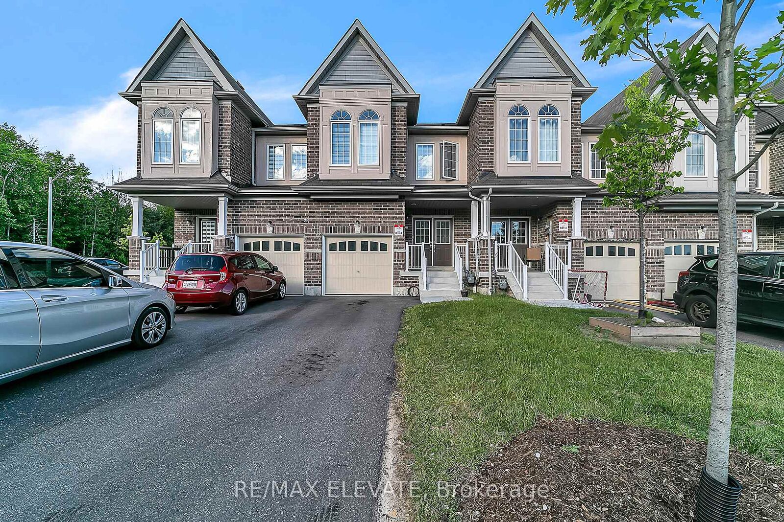 Property Photo:  1208 Jim Brewster Circle  ON L1K 1A5 