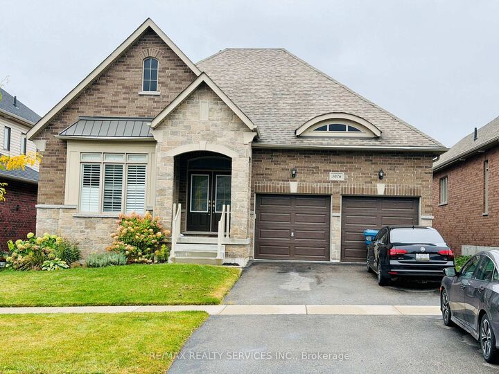 Photo de la propriété:  3076 Orion Boulevard  ON L3V 8L4 