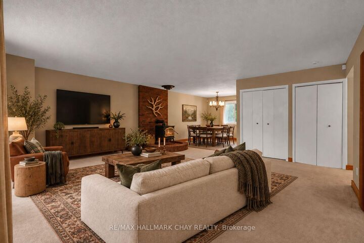 Property Photo: 1102 Horseshoe Valley Road W 312 ON L4M 4Y8