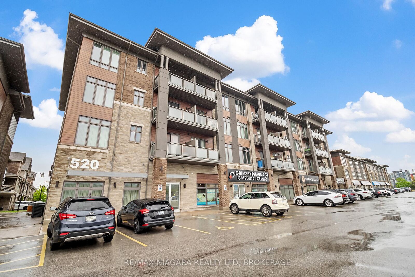 Property Photo:  520 North Service Road 411  ON L3M 4E8 