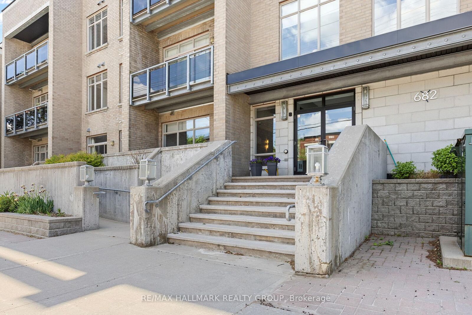 Property Photo:  682 Churchill Avenue N 311  ON K1Z 5G5 