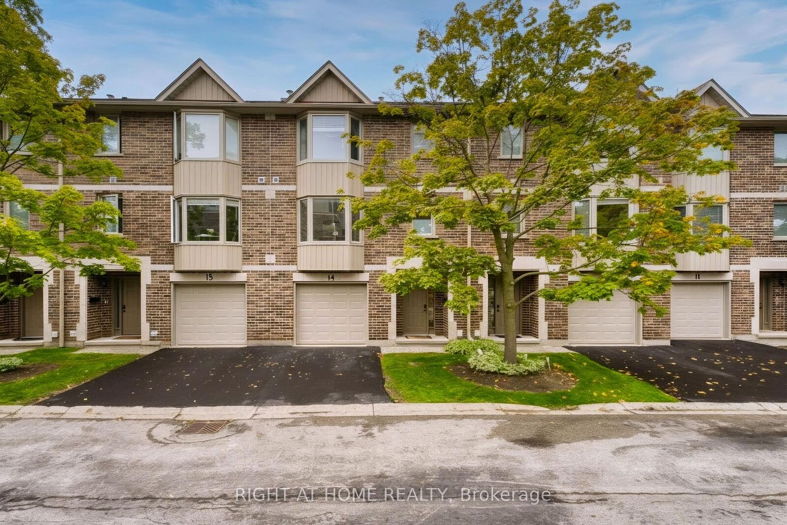Property Photo:  1548 Richmond Street 14  ON N6G 4W8 