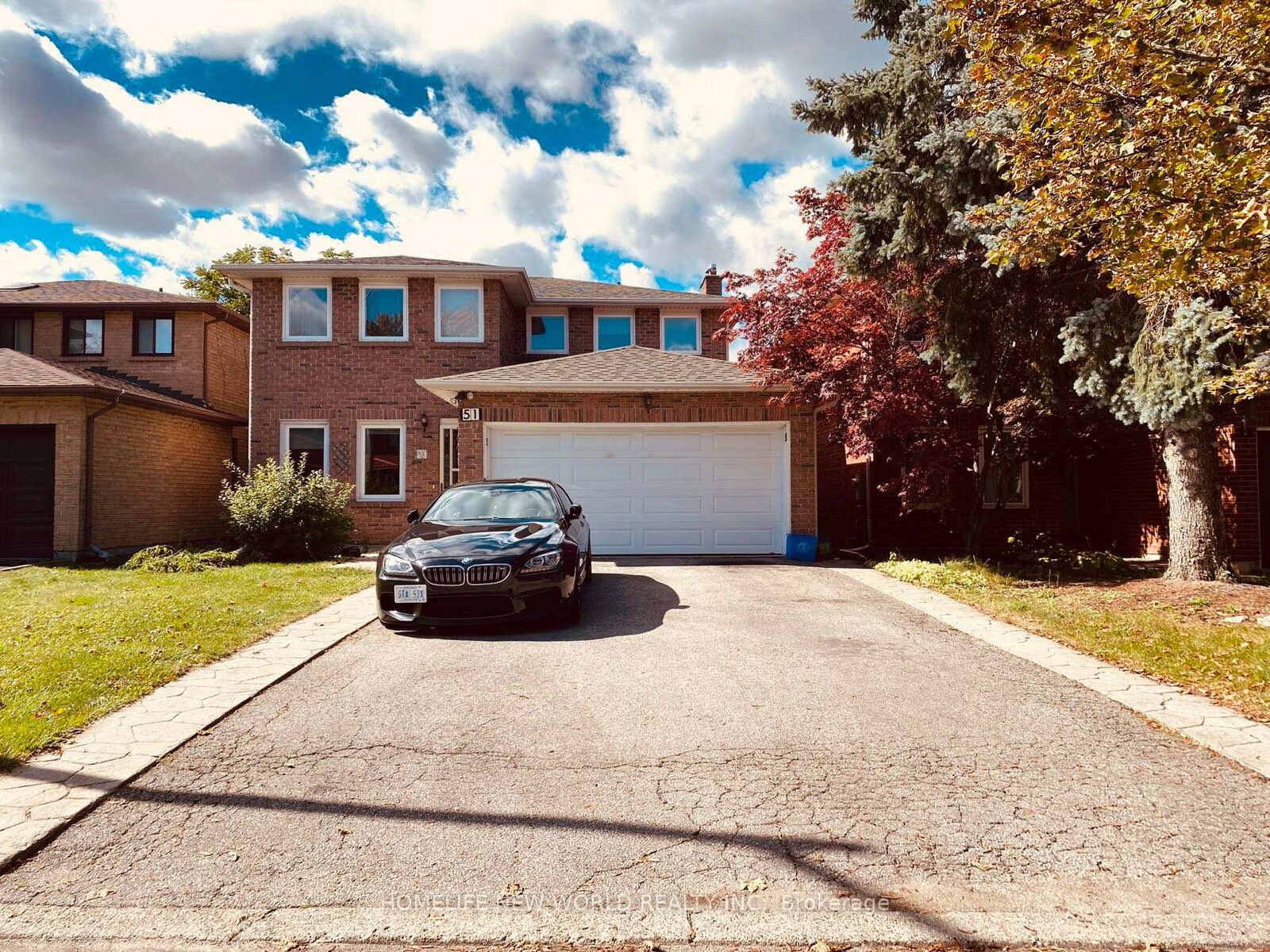 Property Photo: 51 Park Lane Circle ON L4C 6S8