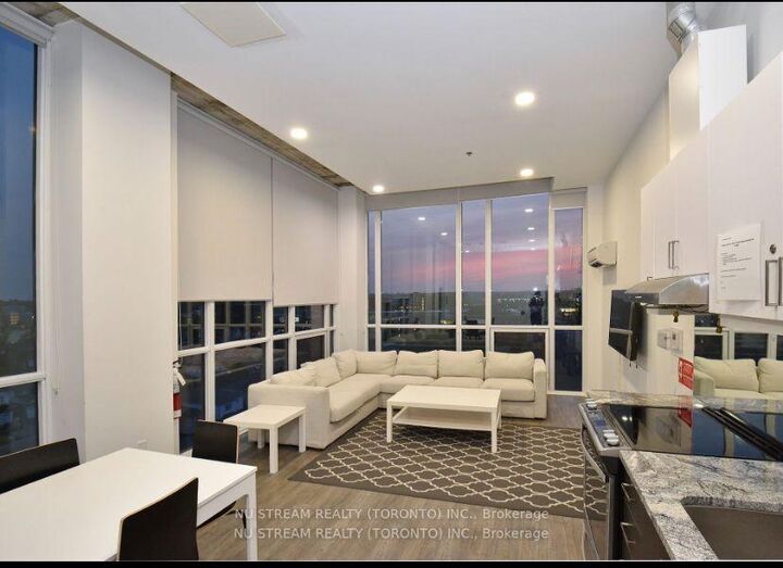 Property Photo:  1900 Simcoe Street N 423  ON L1G 4Y3 