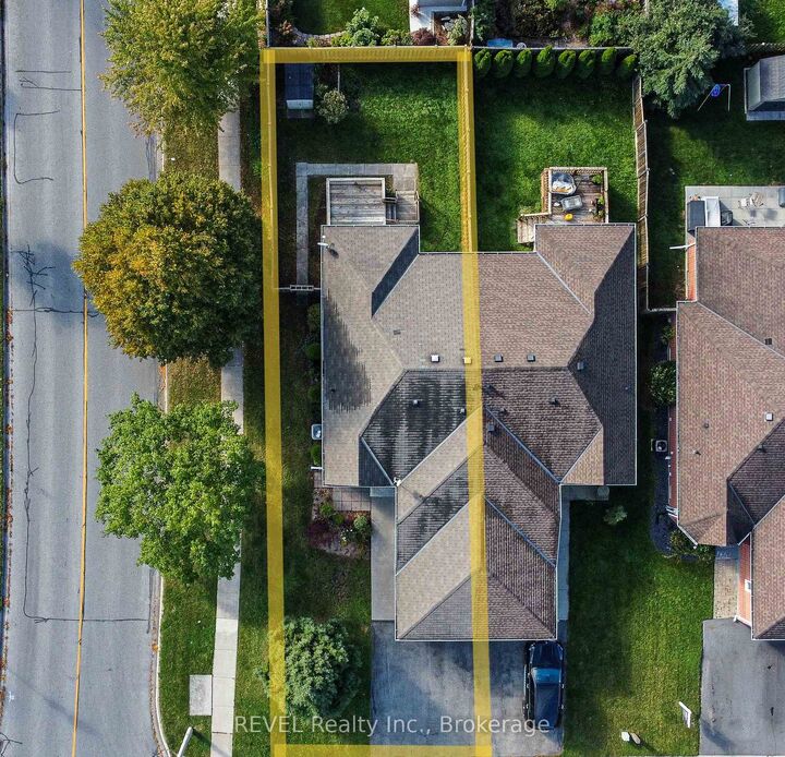 Property Photo:  3 Jackson Court W  ON L3C 7G2 